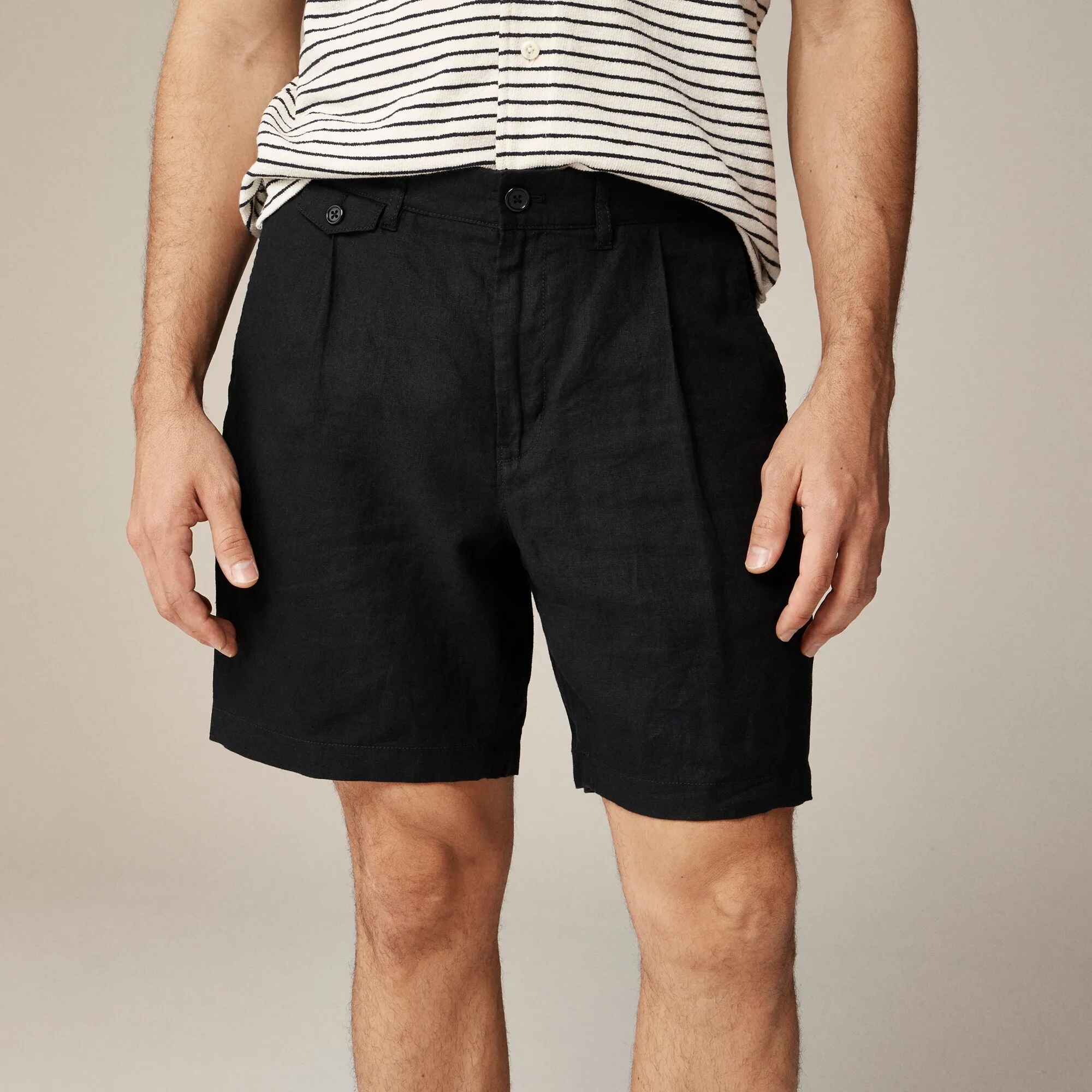 7.5'' pleated linen short