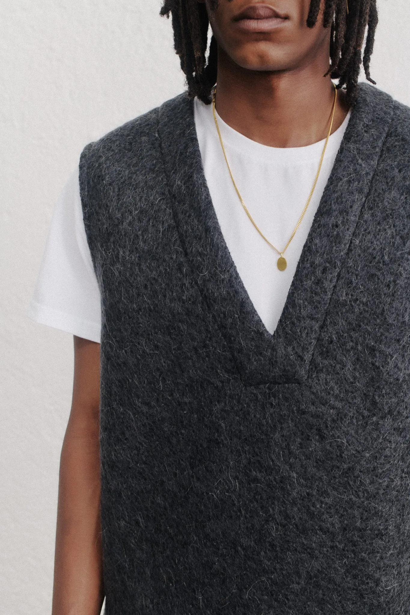 A Kind of Guise Ayavi Vest Boiled Mohairy Grey