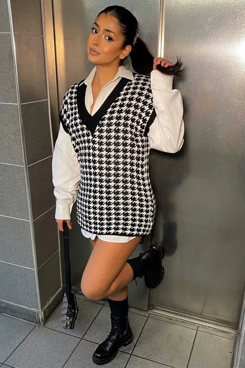 Black Houndstooth Knit Vest - Hazel