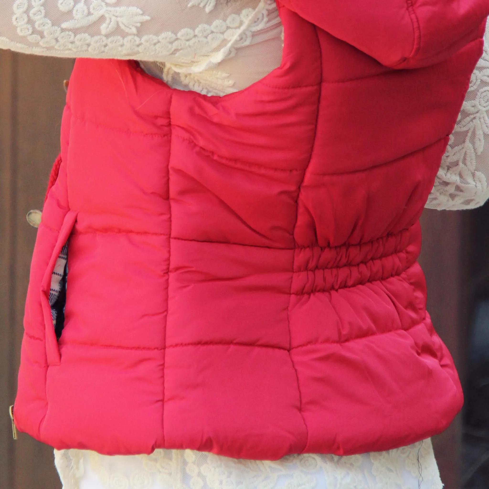 Cle Elum Vest in Red