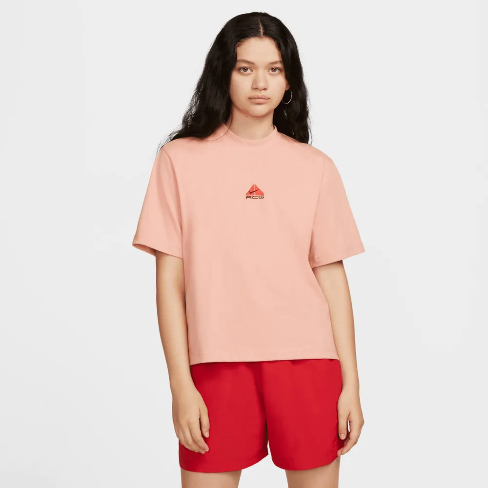 JD Sports Nike ACG Women’s Lungs Short-Sleeve T-shirt / Light Madder Root