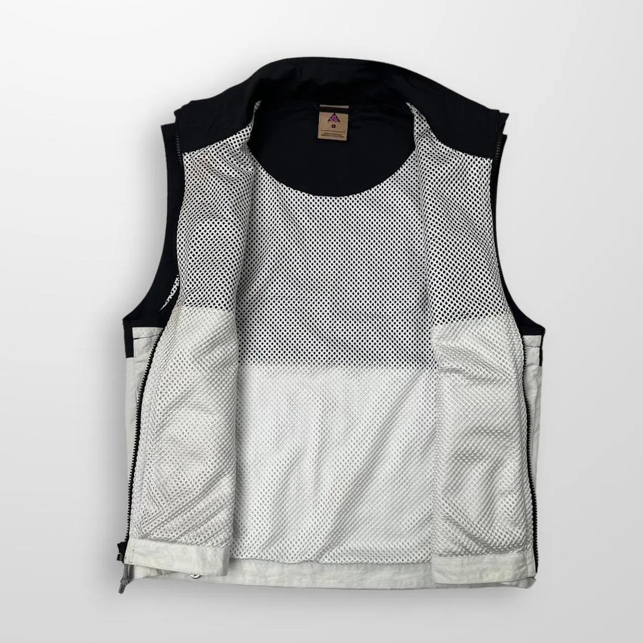 Nike ACG Utility Vest / Gilet In Black & String