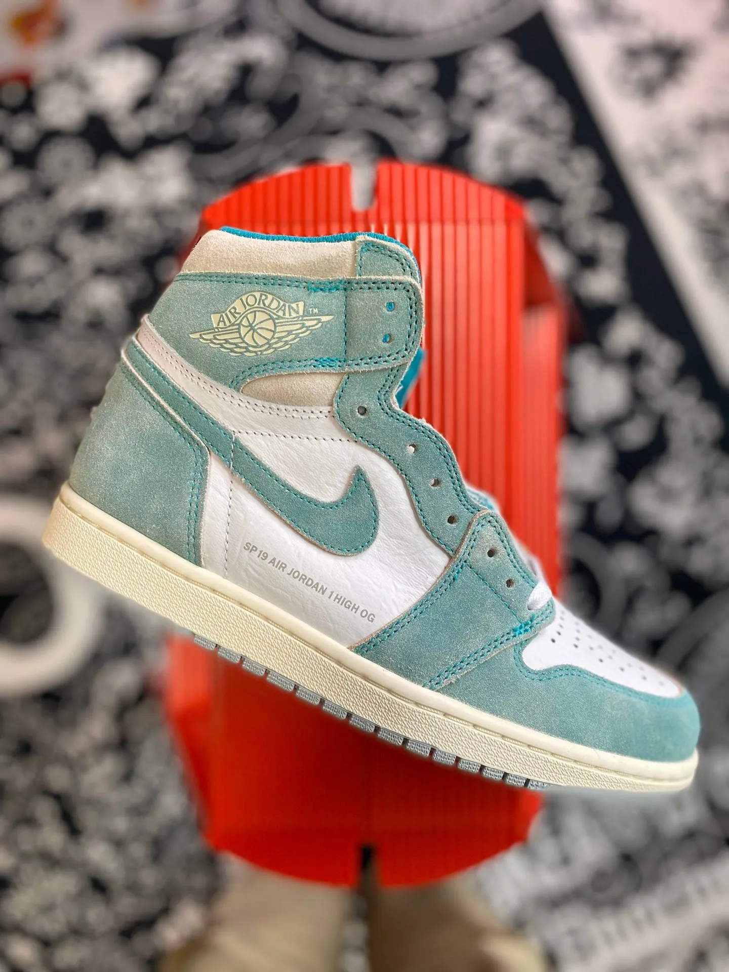 Nike Air Jordan 1 Retro High OG Turbo Green White Light Smoke Grey