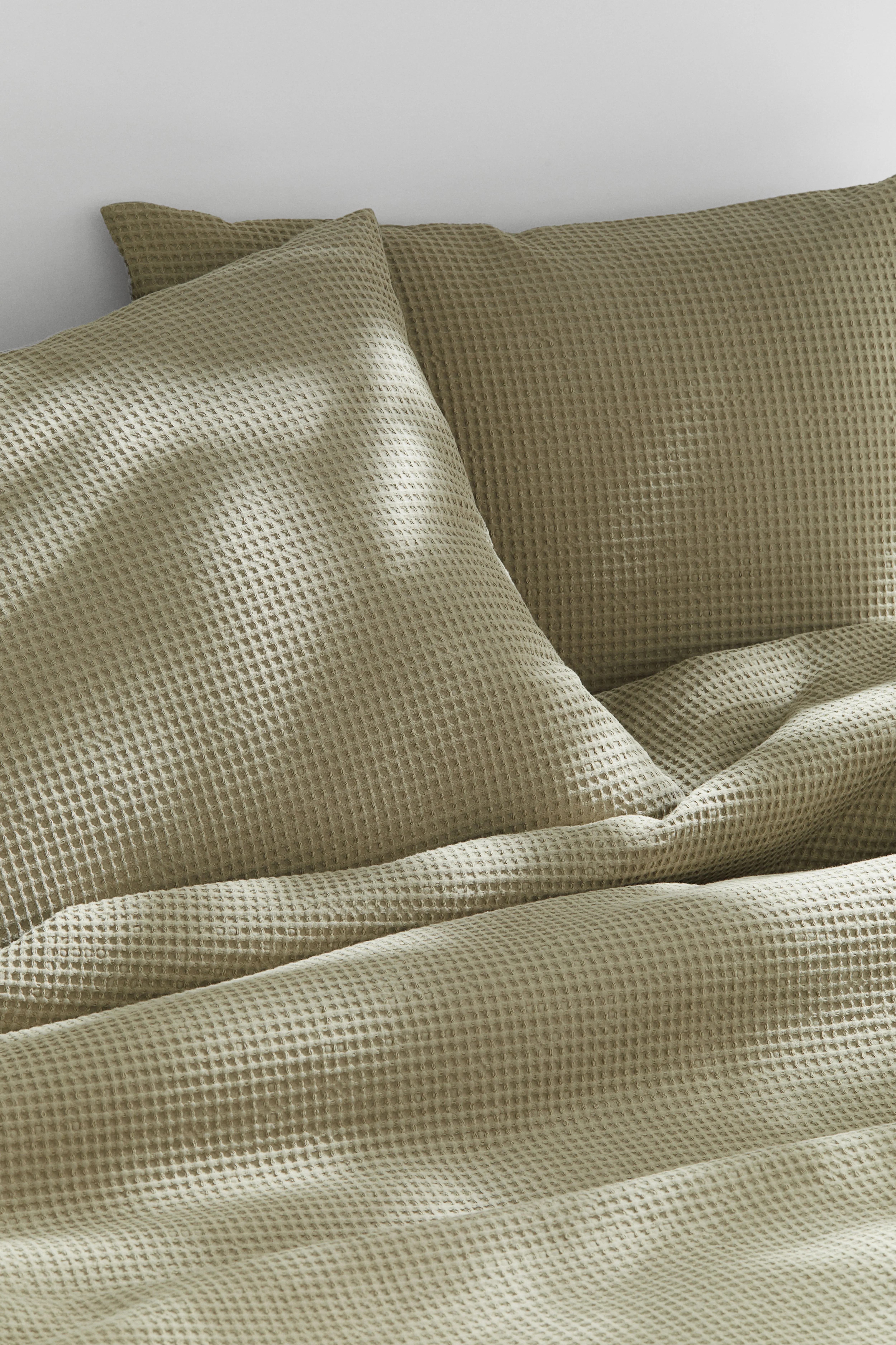 Waffled double duvet cover set - Light khaki green - Home All | H&M GB