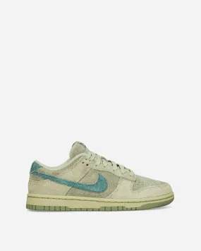 WMNS Dunk Low Sneakers Olive Aura / Oil Green